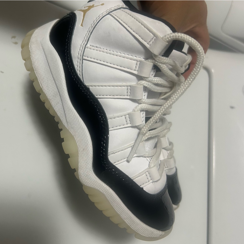 Kids Jordan 11